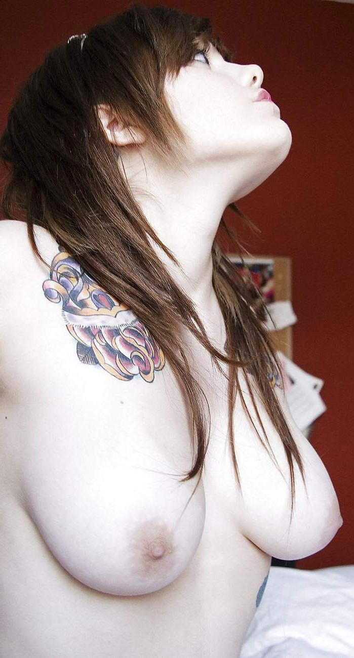 14P Beatrice Martin nue (coeur de pirate) 