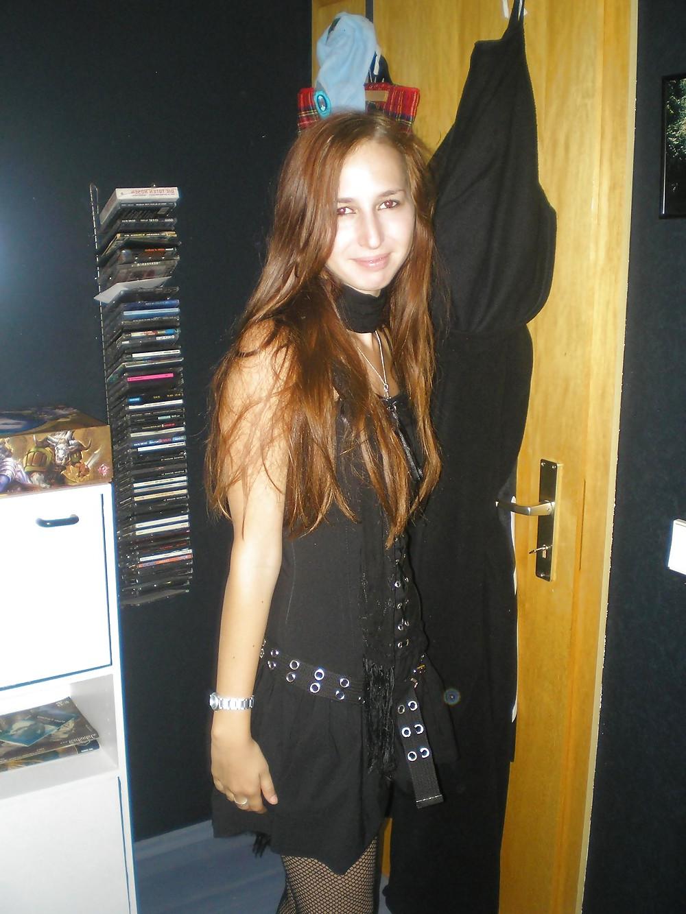 19P A Lovely German Girl - Aspiring to be a Cyber-Slut !