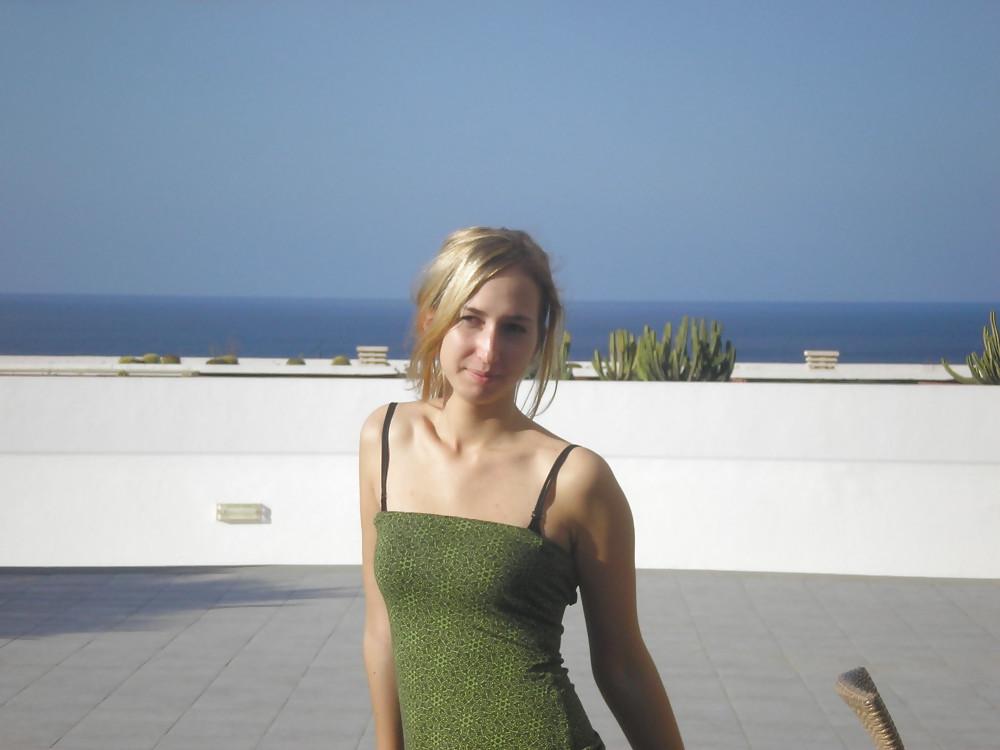 19P A Lovely German Girl - Aspiring to be a Cyber-Slut !
