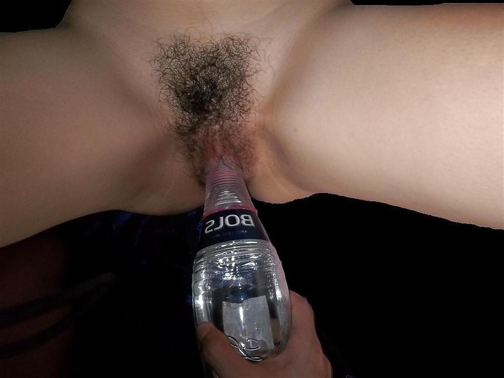 6P Pussy Drinking wine