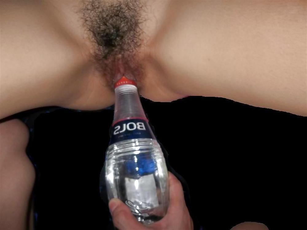 6P Pussy Drinking wine