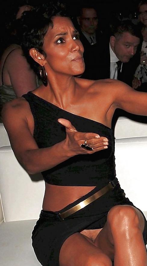 25P Celebrity upskirt and nipple slips #3