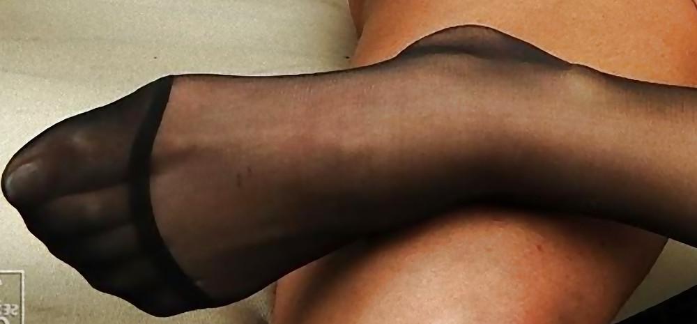 18P Brunette black stockings sex