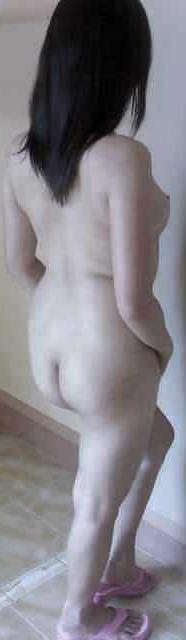 18P Naked ME in Mike's apartment's balcony