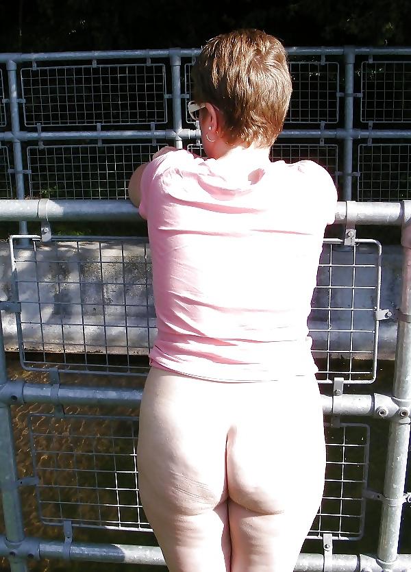 25P UK Amateur Slut Mature Booty