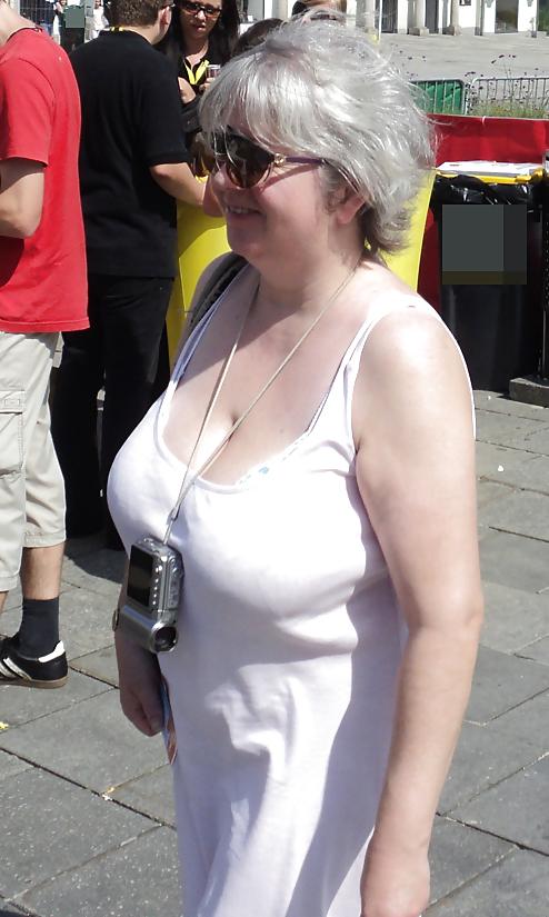 6P Huge Candid Street Tits