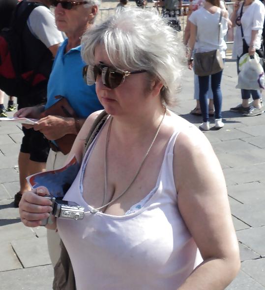 6P Huge Candid Street Tits