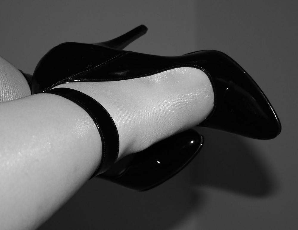 9P Nylons, strapons, heels... 10.07.