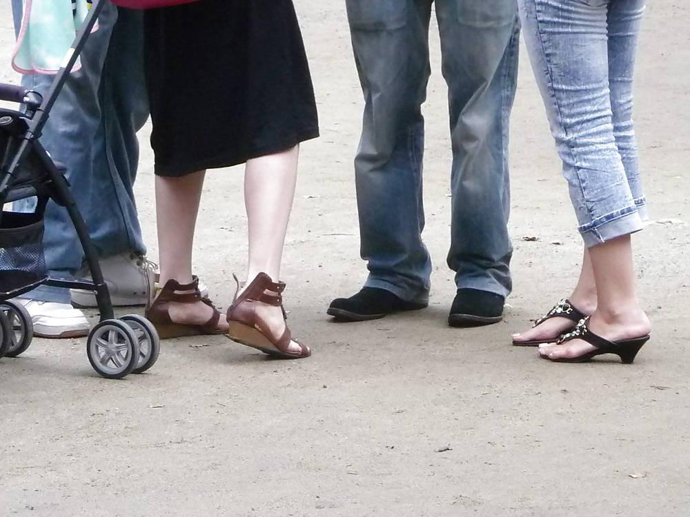 16P Japanese Candids - Feet on the Street 26