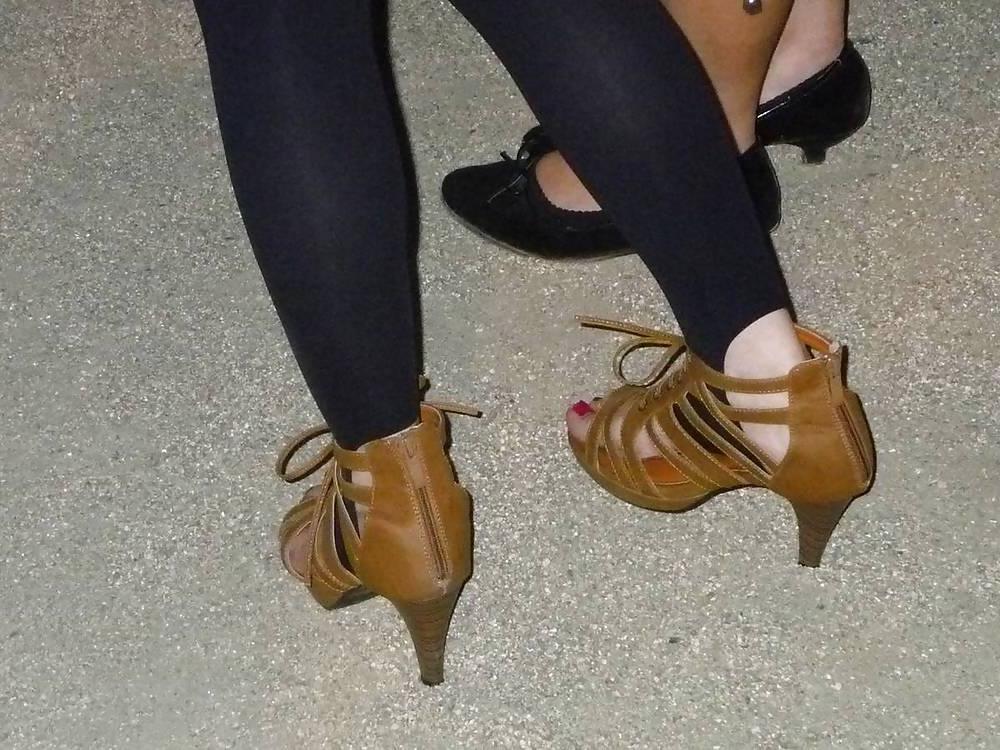 16P Japanese Candids - Feet on the Street 26