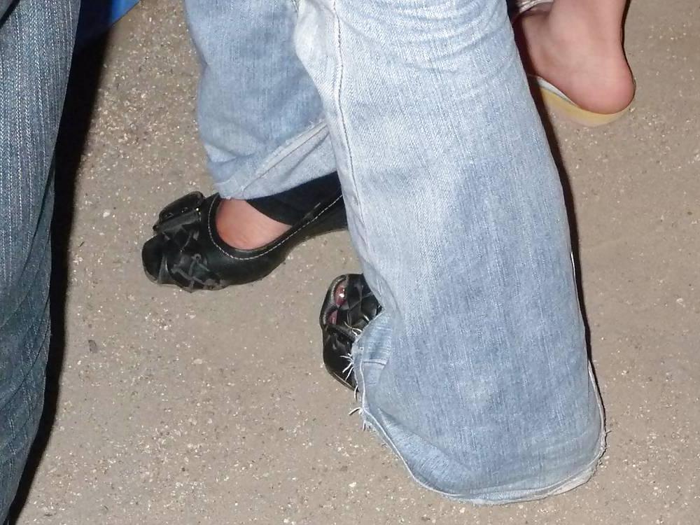 16P Japanese Candids - Feet on the Street 26