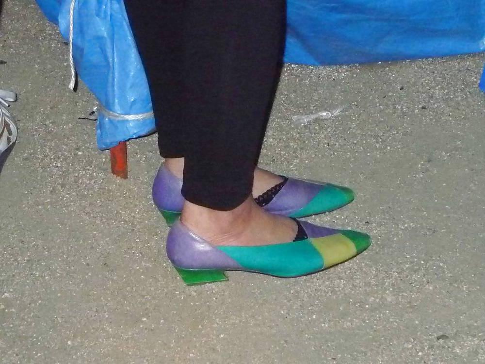 16P Japanese Candids - Feet on the Street 26
