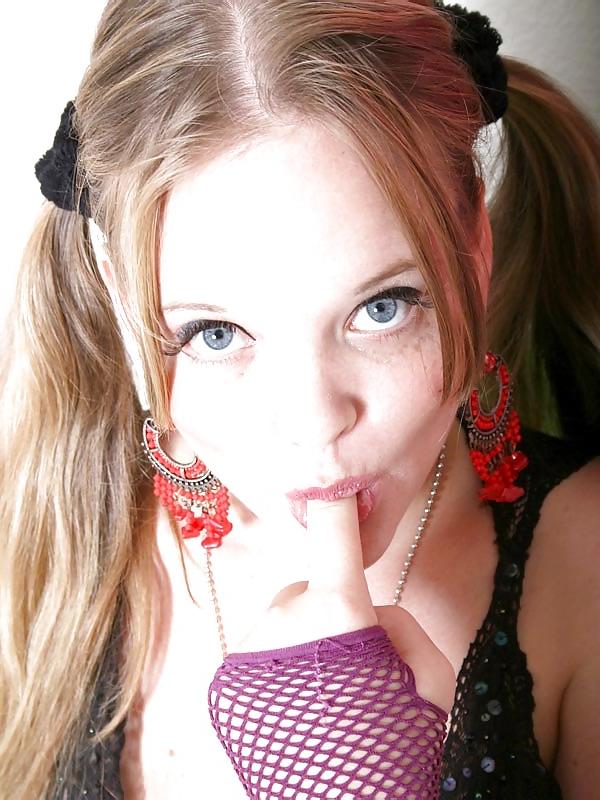 15P PLUMP TEENS ARE HORNY 3