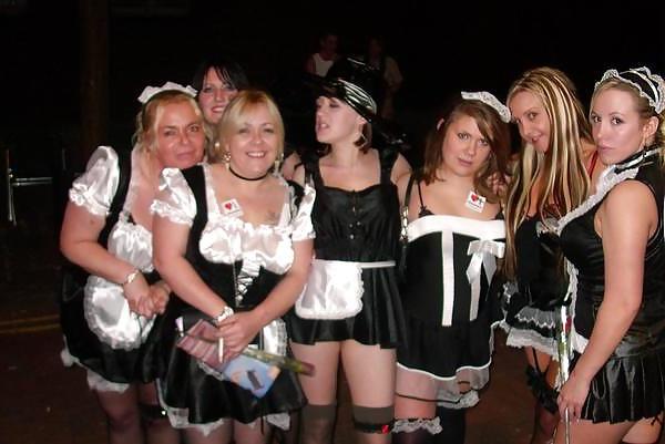 17P Busty babes