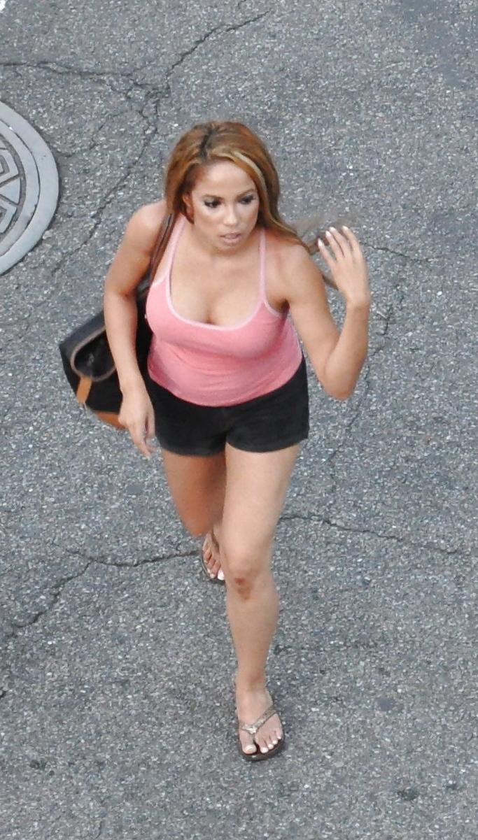 6P New York Street Slut