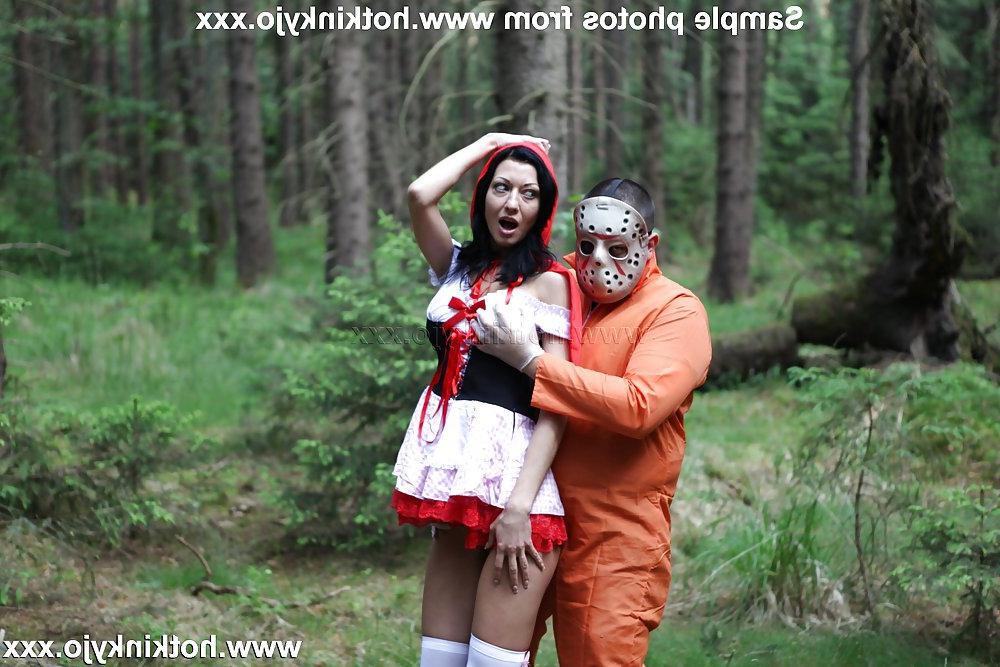 14P Hotkinkyjo brutal anal fisting in the forest and prolapse