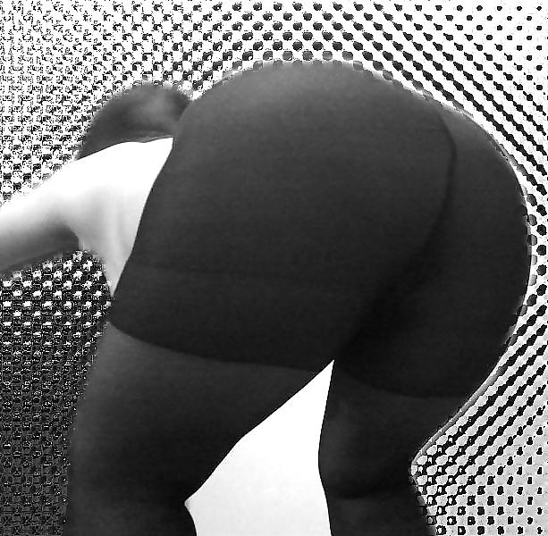 10P Arezo- Mature Booty