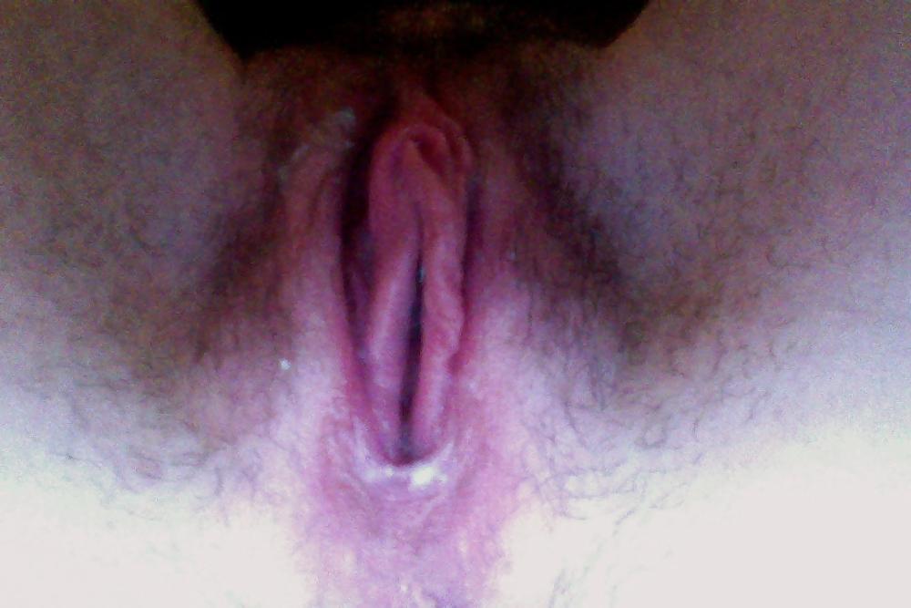 20P SPREADING & FUCKING MY SWOLLEN PUSSY