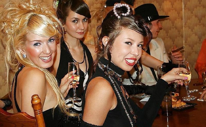 16P Swinger's party 10