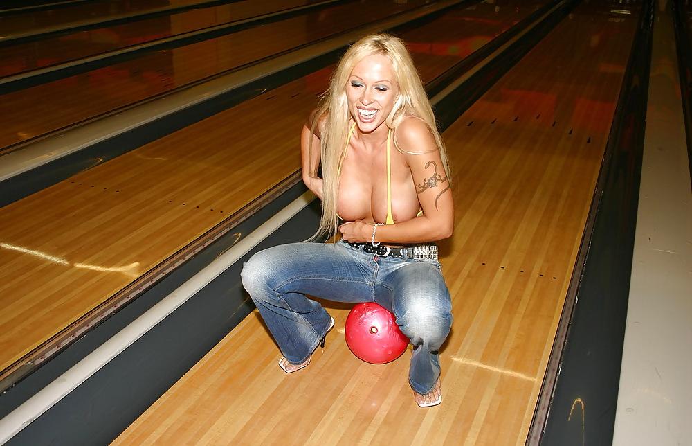 25P Hot Blonde Stripper