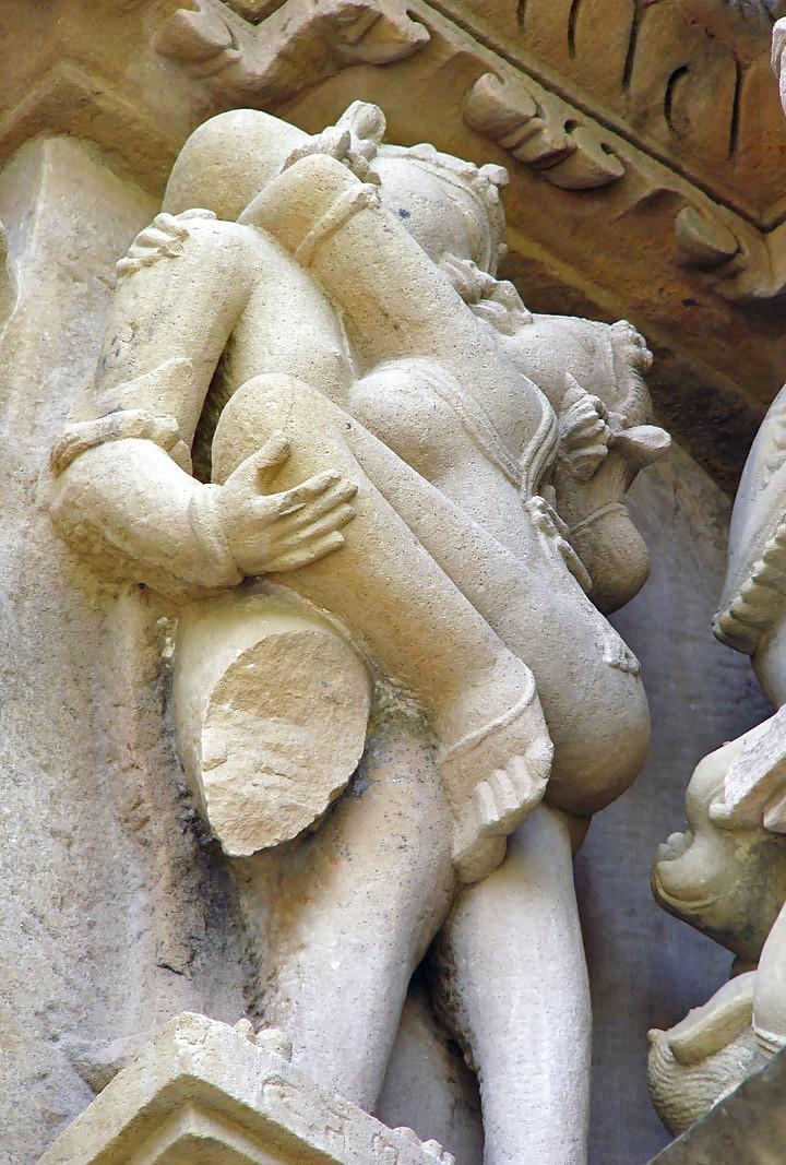 25P The erotic sculptures of Khajuraho (India)