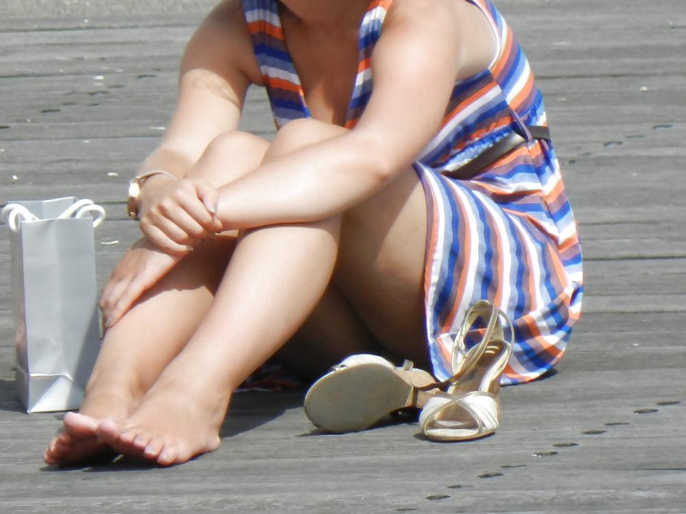 10P Upskirt spy