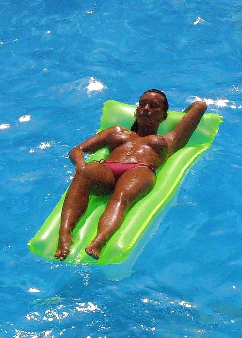 25P Celebs oops 24
