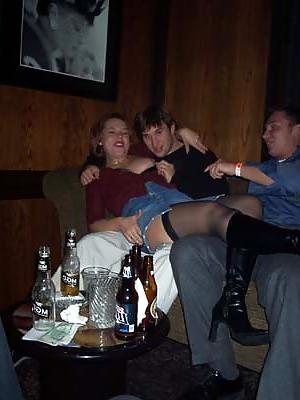 16P Swinger wife pic set