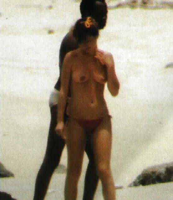 8P Nathalie Baye (Nue)