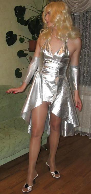 8P Gorgeous russian crossdresser in shiny pantyhose