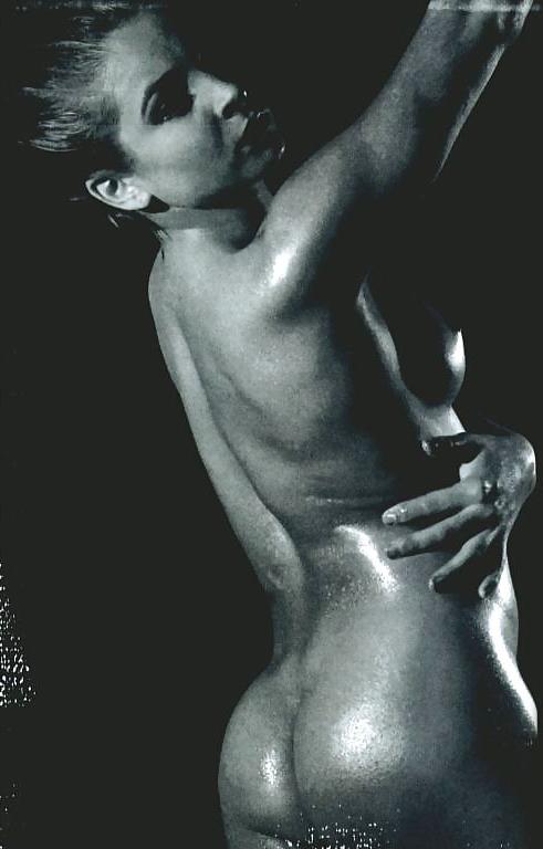 22P Corina Ungureanu - Naked Romanian Gimnast