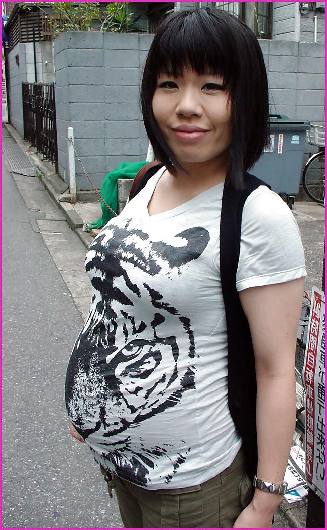 25P Various Japanese Girls on the Street PT 1