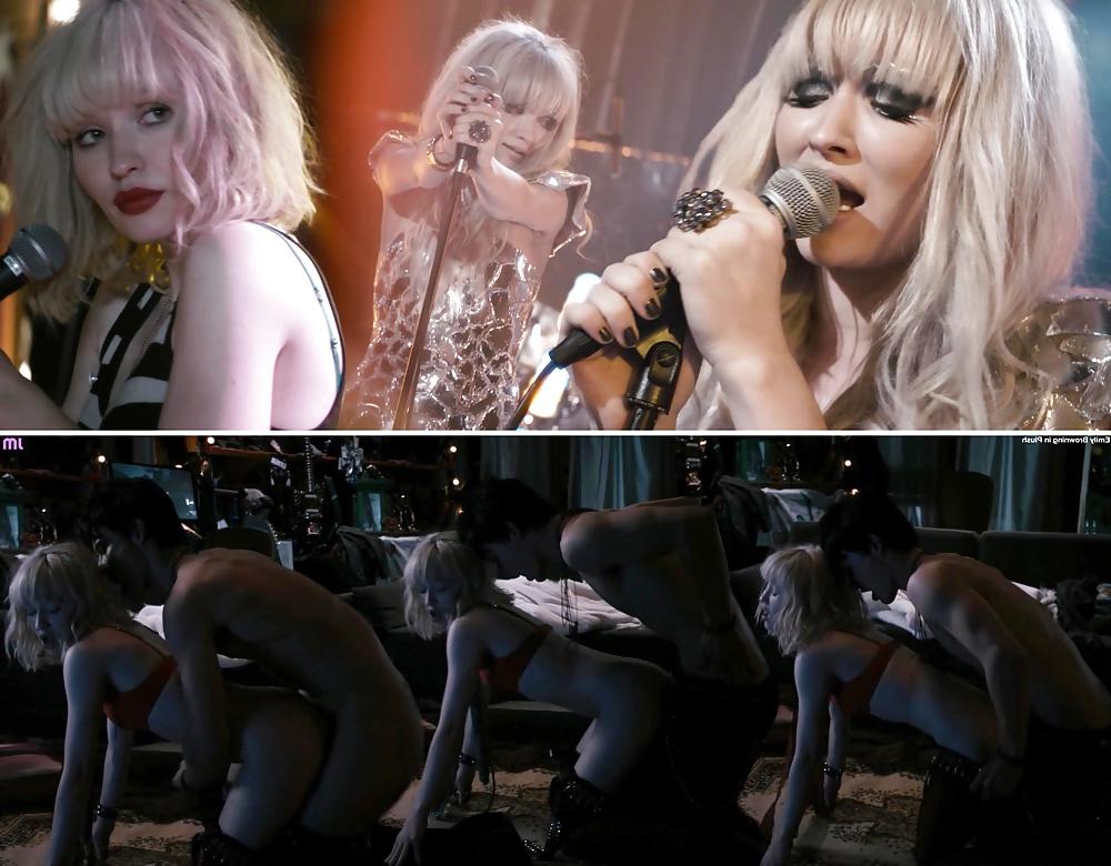 25P Emily Browning Ultimate Nude Collection