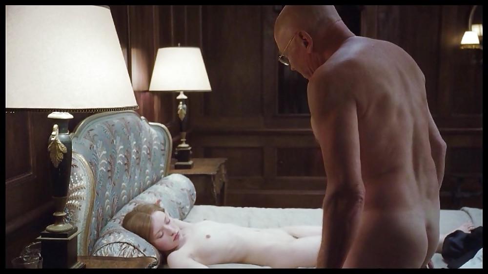 25P Emily Browning Ultimate Nude Collection