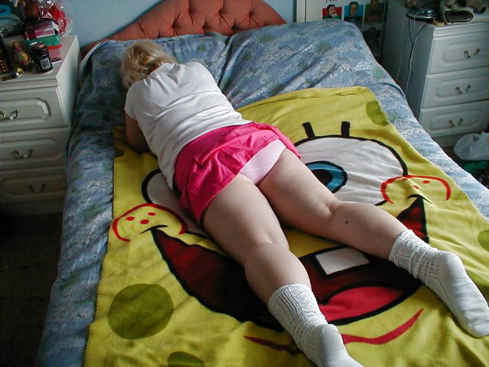 25P Panties up her pink skirts