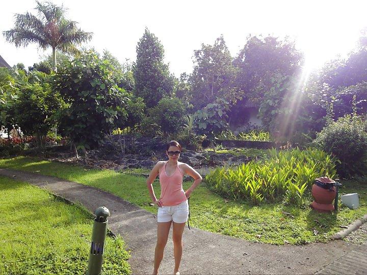 25P Pinay bikini