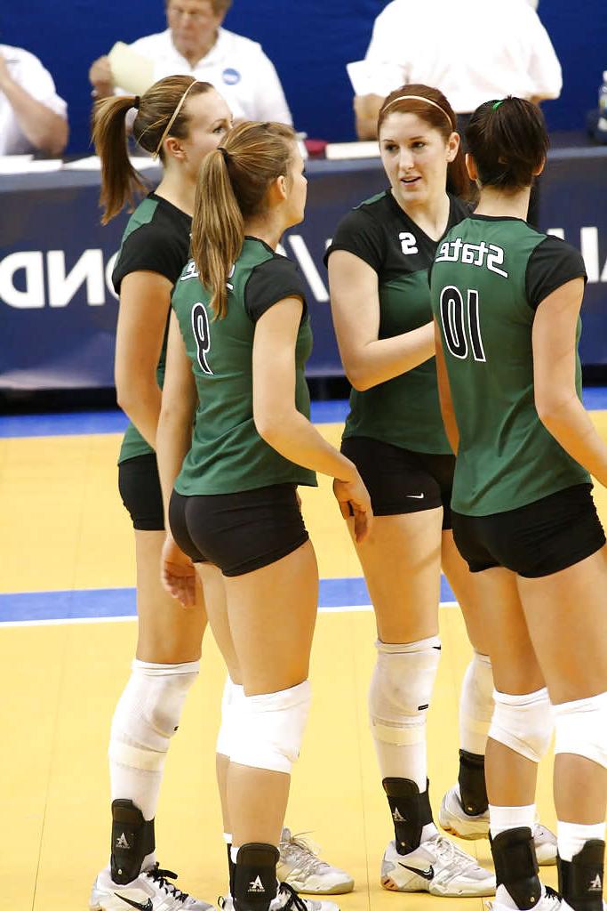 25P Beautiful teens volleyball players