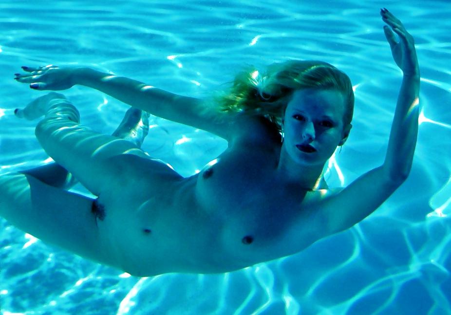 25P Erotic Lust under Water - Session 3