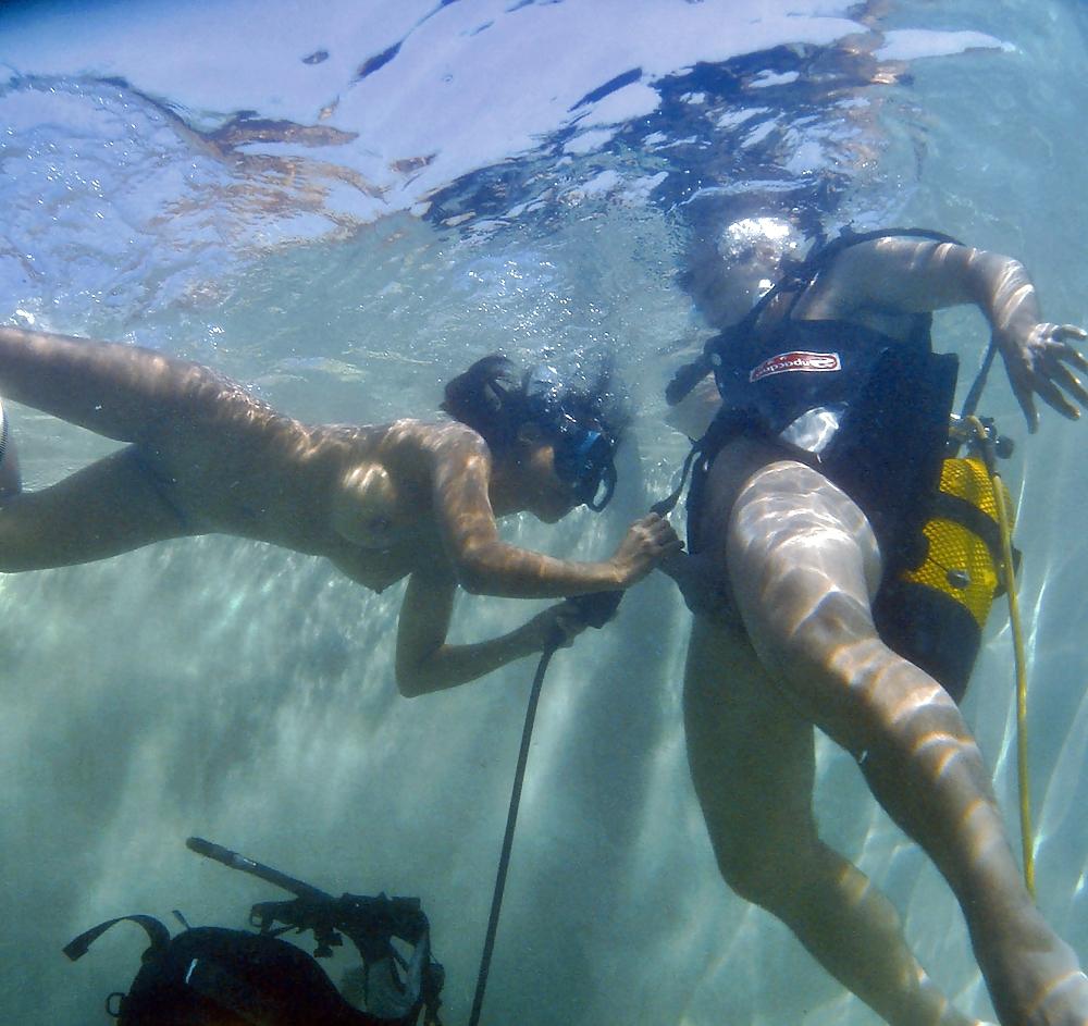 25P Erotic Lust under Water - Session 3
