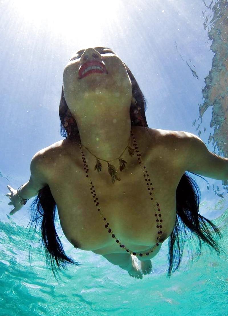 25P Erotic Lust under Water - Session 3