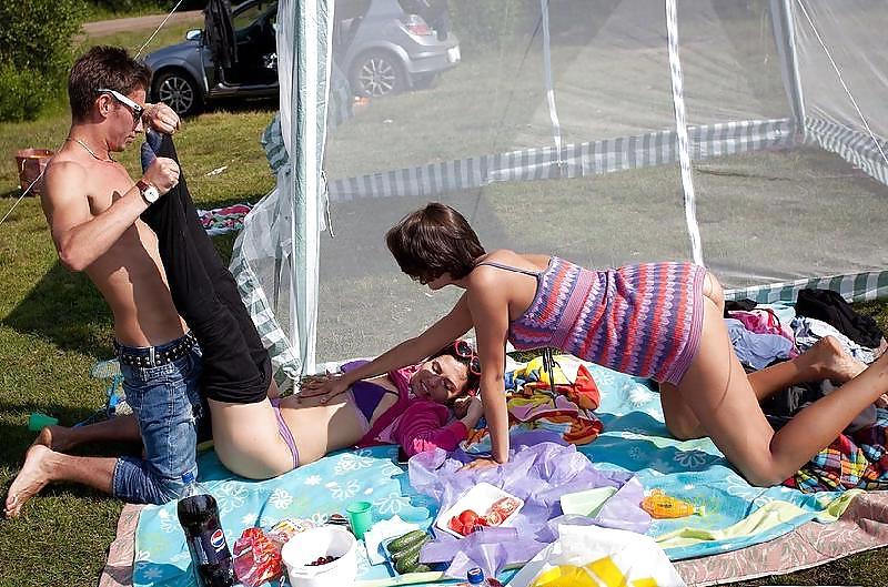 16P Swinger's party outdoor