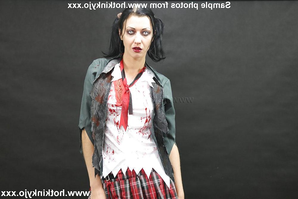15P VAMPIRE GIRLS LOVE ANAL TOYS & FISTING TOO - HOTKINKYJO