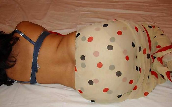 20P Desi Booty CanDid...