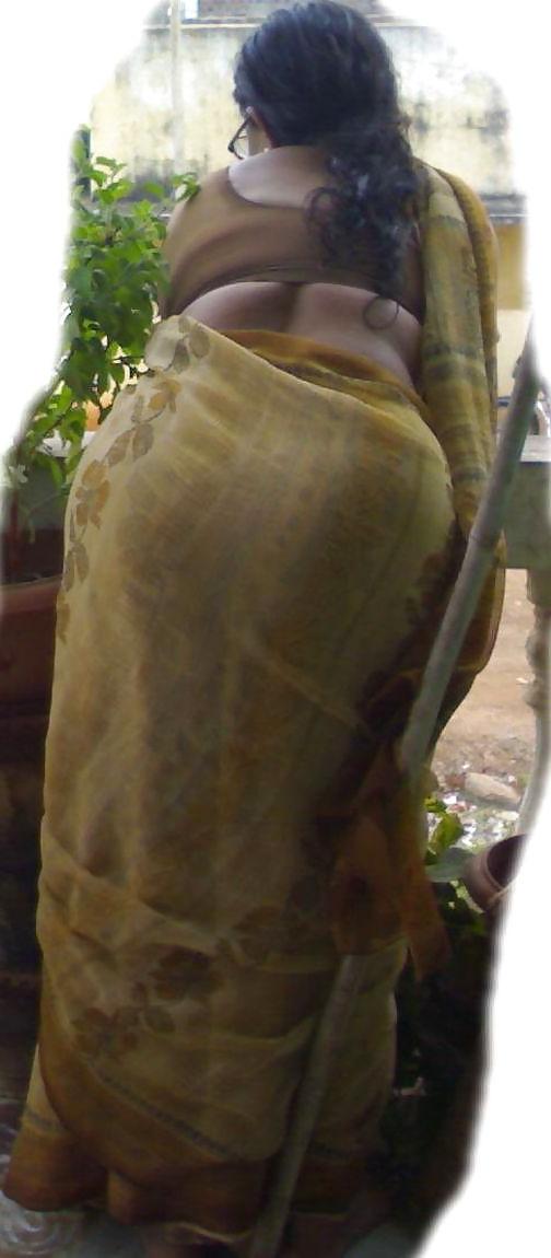 20P Desi Booty CanDid...