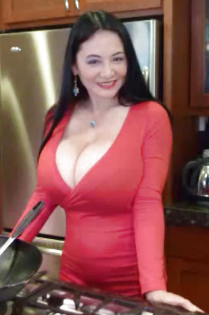 16P Big boobs in tight tops