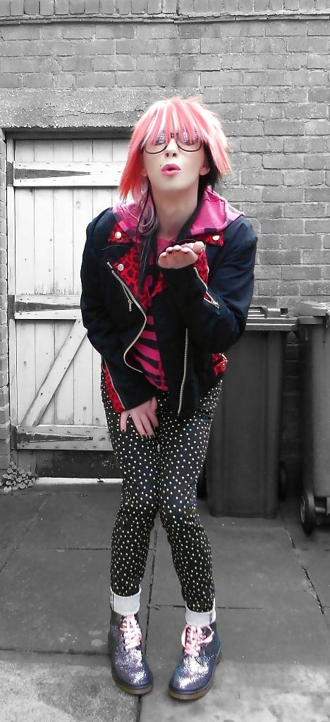 25P Tranny Pretty Kitty Emo Style ( non Nude )