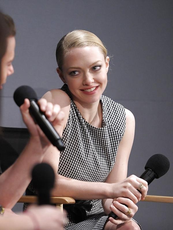 25P Amanda Seyfried Collection (With Nudes + Fakes)