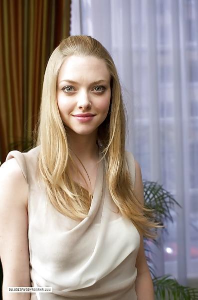 25P Amanda Seyfried Collection (With Nudes + Fakes)