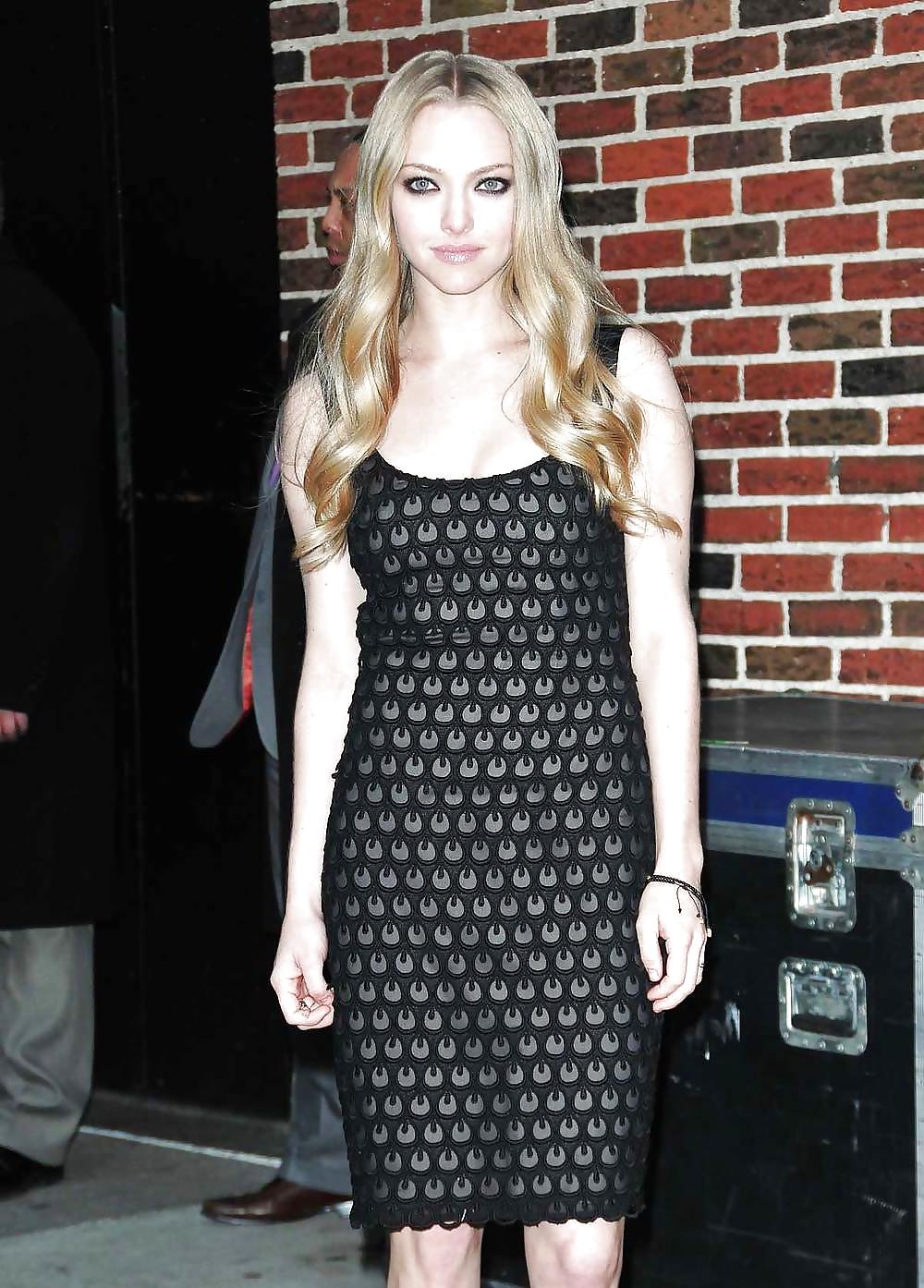 25P Amanda Seyfried Collection (With Nudes + Fakes)