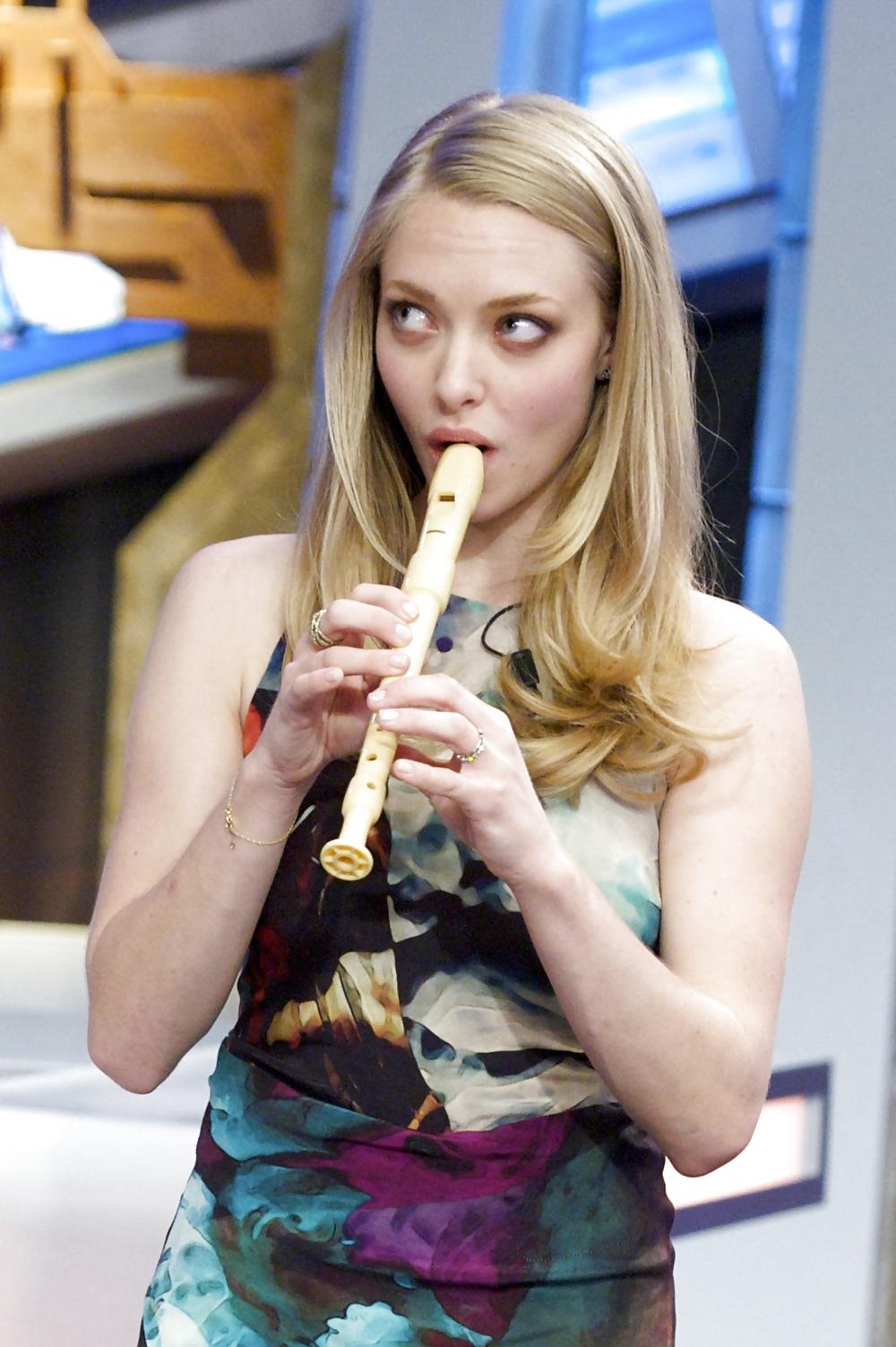 25P Amanda Seyfried Collection (With Nudes + Fakes)